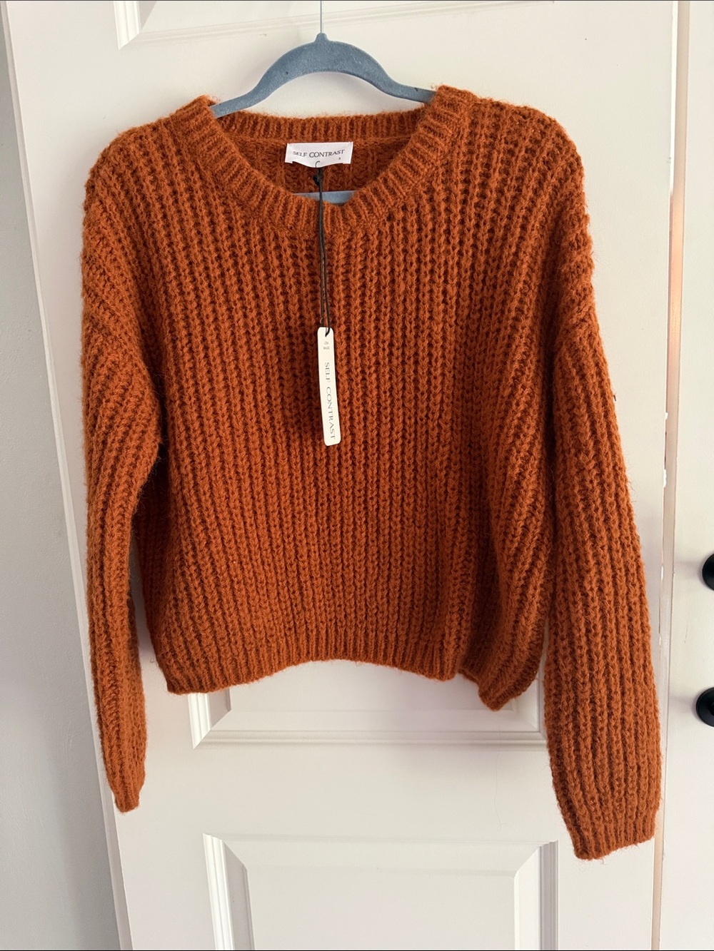 Self Contrast Darla pumpkin sweater small